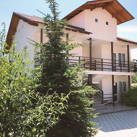 Guest House Leto Dolinka 외부 사진