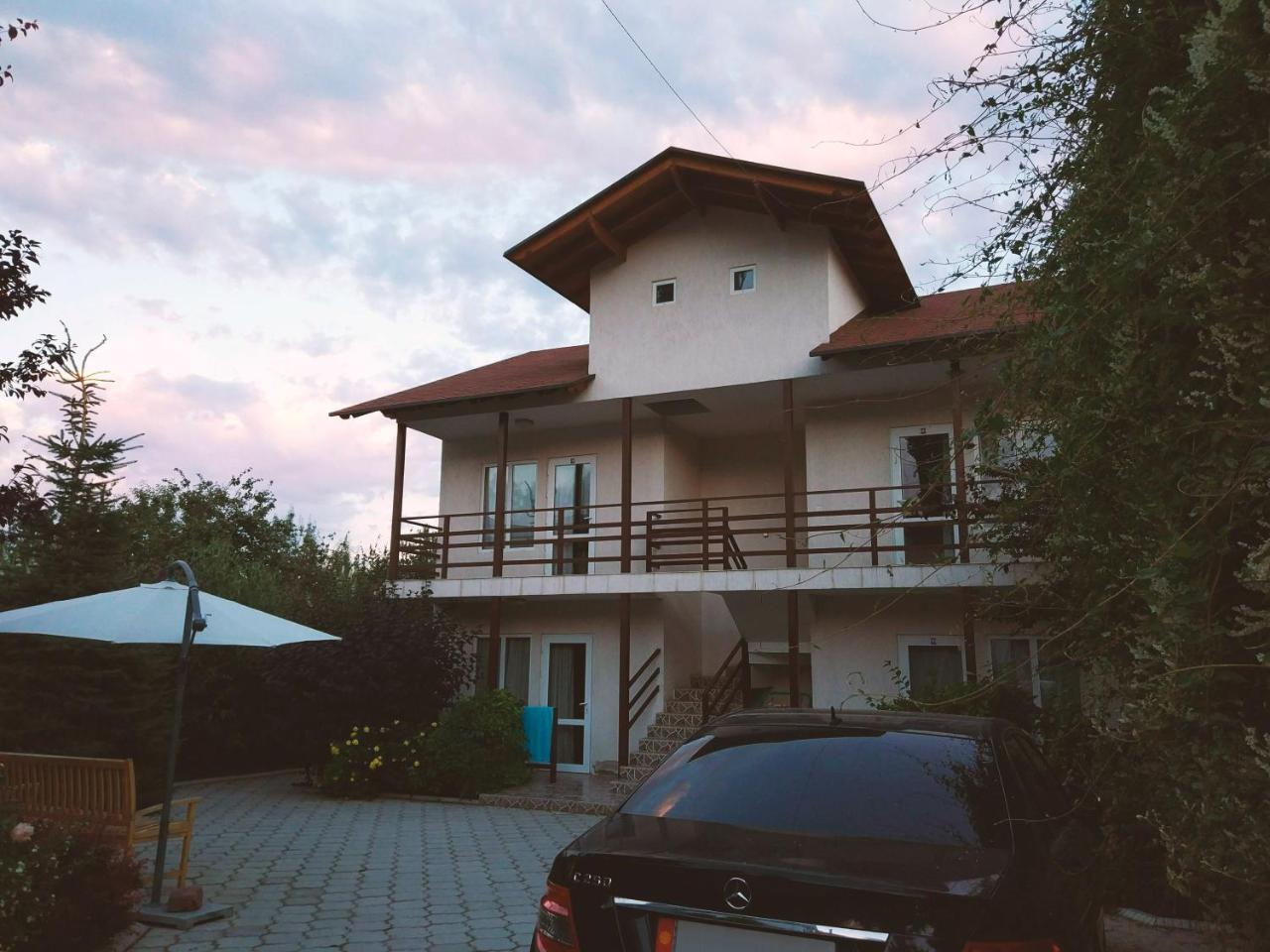 Guest House Leto Dolinka 외부 사진